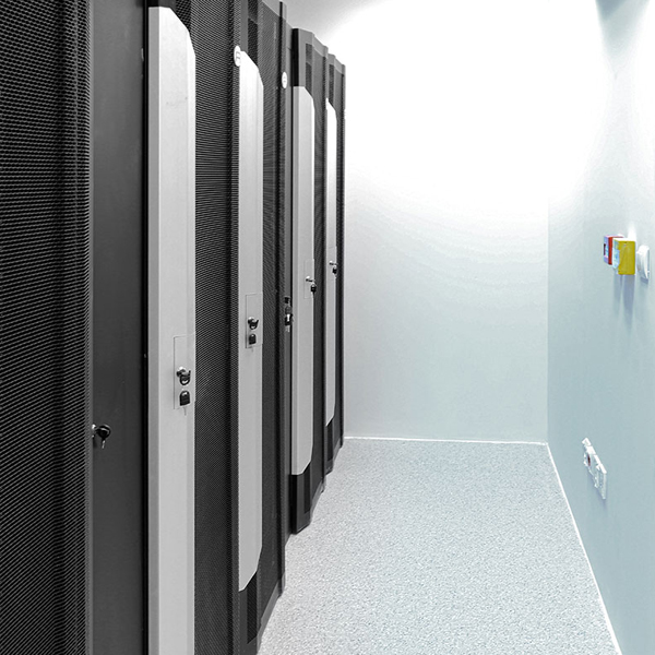 اتاق Networking در یک مرکز داده بزرگ