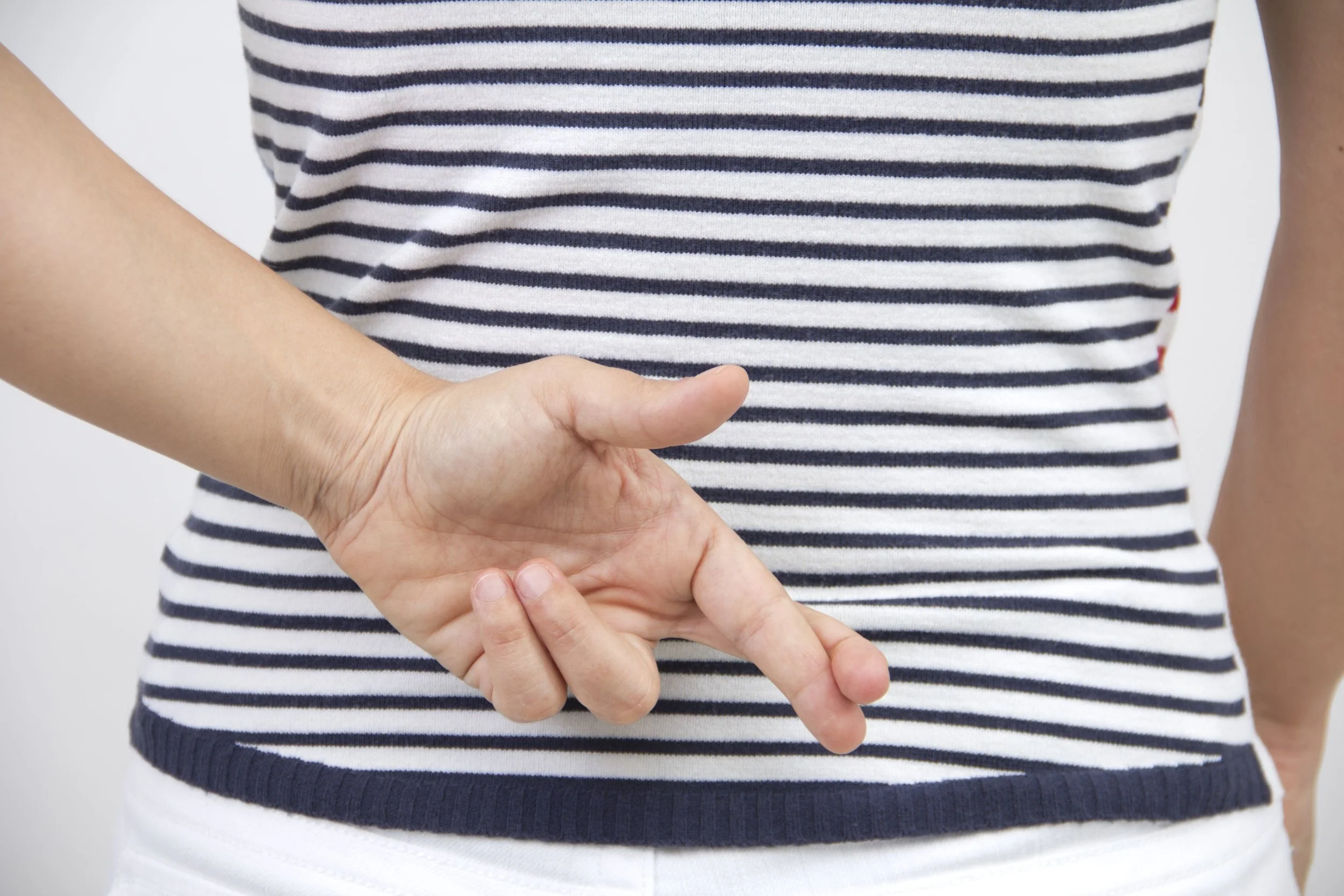 چگونه در محیط کار، افراد دروغ‌گو را تشخیص دهیم؟